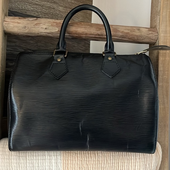 Authentic LV Epi Speedy 25 - Picture 3 of 15